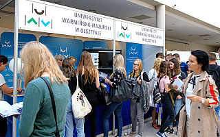 Młodzież poznaje oferty uczelni. Na UWM w Olsztynie trwa Salon Maturzystów Perspektywy